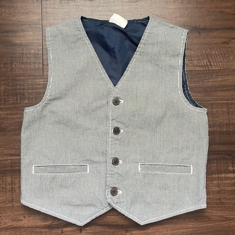 M (7-8) Crazy 8’s Pinstripe vest